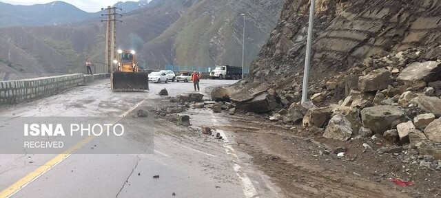 احتمال ریزش سنگ در مناطق پرخطر جاده‌های شمال