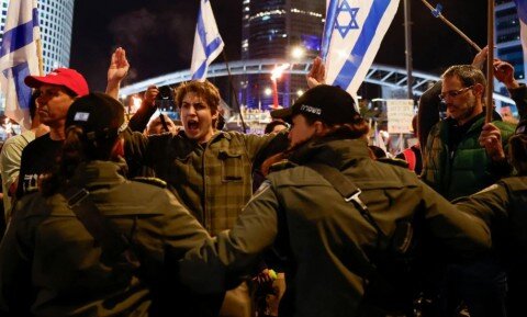 استقبال خانوادههای اسرای صهیونیست از موافقت حماس در میان انتقاد از کابینه نتانیاهو