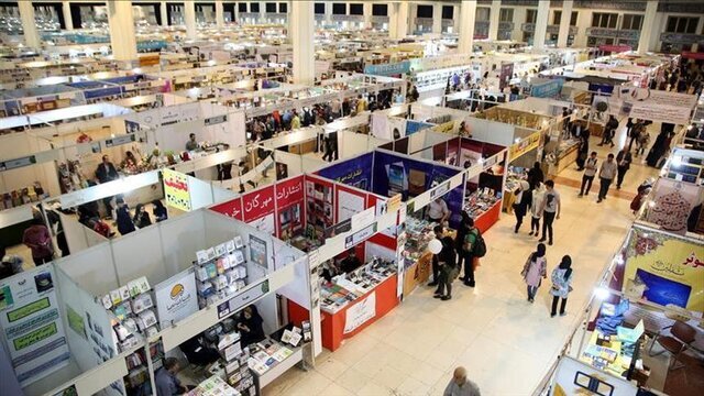استقرار ۲۴ ساعته آتشنشانان در نمایشگاه کتاب تهران استقرار ۲۴ ساعته آتشنشانان در نمایشگاه کتاب تهران