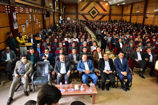 معلمان نمونه استان کهگیلویه و بویراحمد تجلیل شدند