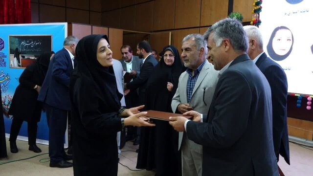 معلمان نمونه استان کهگیلویه و بویراحمد تجلیل شدند