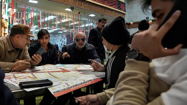 بانیان وضع موجود از میزان مشارکت انتخابات مجلس انتقاد میکنند بانیان وضع موجود از میزان مشارکت انتخابات مجلس انتقاد میکنند