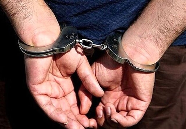 بازداشت مردی که از فروشندگان دارو کلاهبرداری کرد بازداشت مردی که از فروشندگان دارو کلاهبرداری کرد