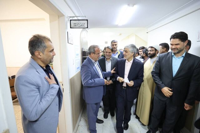 حضور وزیر ورزش و جوانان در میز خدمت وزارت ورزش و جوانان در استان قم حضور وزیر ورزش و جوانان در میز خدمت وزارت ورزش و جوانان در استان قم