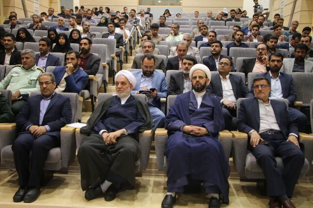 آئین اختتامیه نخستین جشنواره ملی هنر دینی «تبار» در زرند برگزار شد آئین اختتامیه نخستین جشنواره ملی هنر دینی «تبار» در زرند برگزار شد