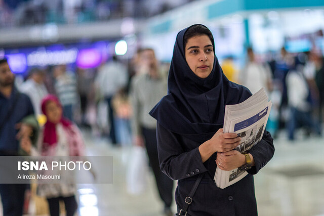 وزارت ارشاد به خبرنگاران بن کتاب میدهد وزارت ارشاد به خبرنگاران بن کتاب میدهد