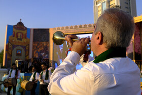 آیین اهتزاز بزرگترین پرچم رضوی در تهران