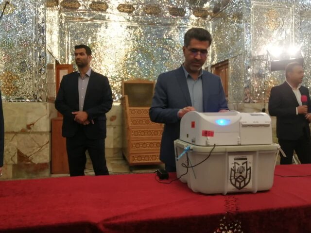 رئیس ستاد انتخابات فارس: اجرای انتخابات تمام الکترونیک بدون هیچ مشکلی در حال انجام است رئیس ستاد انتخابات فارس: اجرای انتخابات تمام الکترونیک بدون هیچ مشکلی در حال انجام است