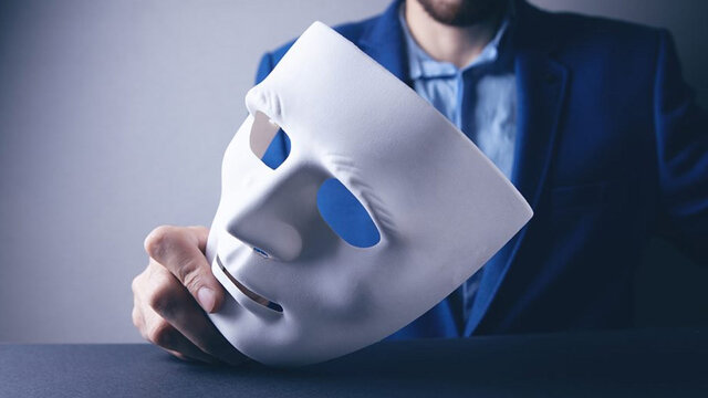 تناقض واقعیت با چهره افراد در مجازی! تناقض واقعیت با چهره افراد در مجازی!