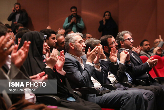 تابلوی جدید روحالامین برای امام رضا(ع) رونمایی شد