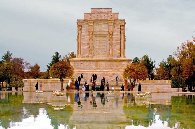 بازدید از آرامگاه شاعران در ۲۵ اردیبهشت رایگان شد بازدید از آرامگاه شاعران در ۲۵ اردیبهشت رایگان شد