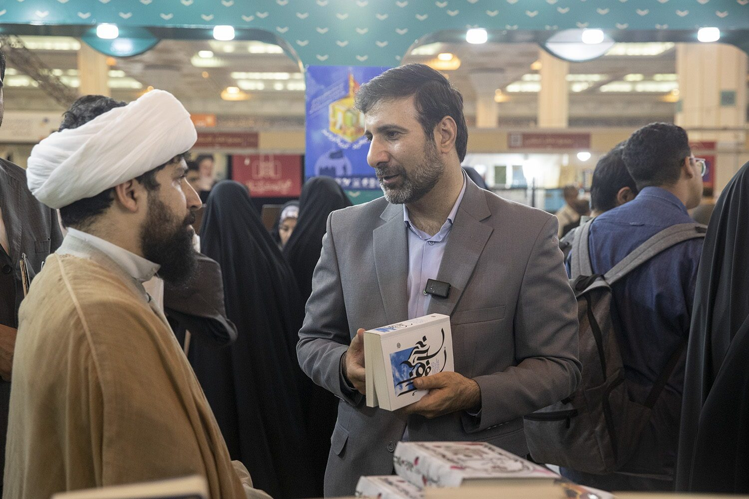 گزارشی از بازدید ۵ ساعته سخنگوی شورای نگهبان از نمایشگاه کتاب