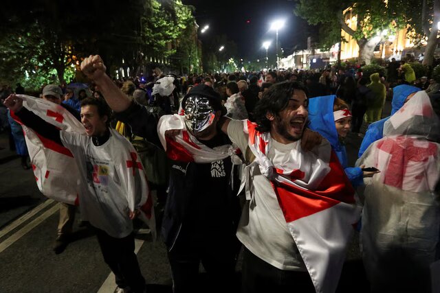 درگیری معترضان و پلیس گرجستان قبل از جلسه پالمان درباره لایحه «عوامل خارجی»