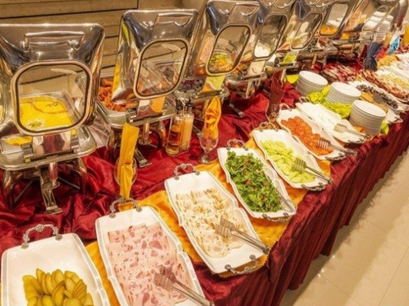 معرفی هتلهای مشهد با غذای سلف سرویس، فولبرد و هافبرد