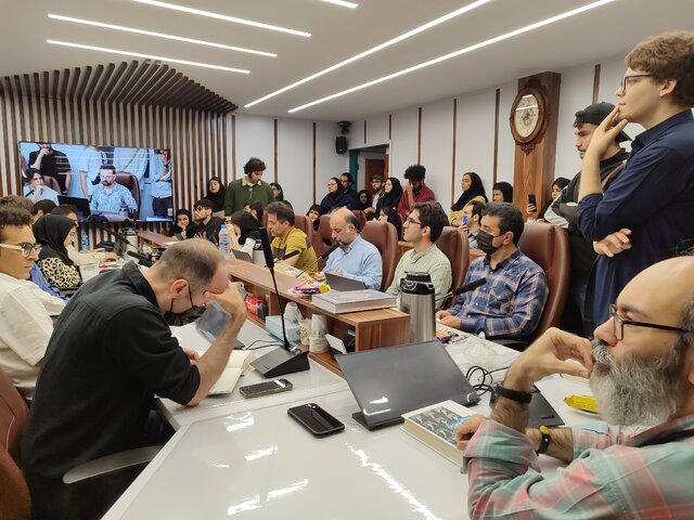 پاسخ هنرمند غربی به دغدغههای دانشجویان ایرانی