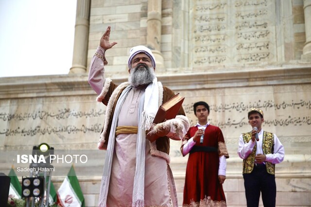 عکس تزیینی است زبان فارسی به هیچ وجه تحمیلی نبوده است