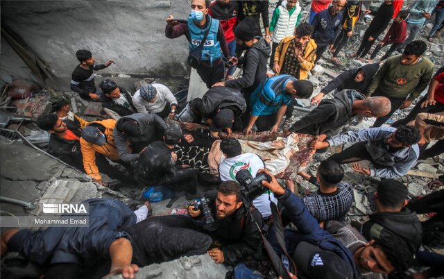 ضربات ادامهدار مقاومت به اشغالگران و تداوم کشتار در مرکز و جنوب غزه ضربات ادامهدار مقاومت به اشغالگران و تداوم کشتار در مرکز و جنوب غزه