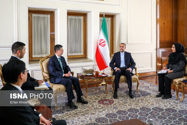 تسلیم استوارنامه سفیر جدید چین در تهران به امیرعبداللهیان