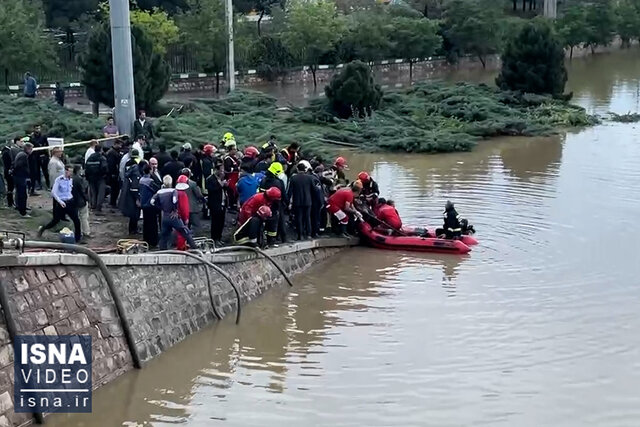 ویدیو/ سیلاب و آبگرفتگی گسترده در شهر مشهد ویدیو/ سیلاب و آبگرفتگی گسترده در شهر مشهد