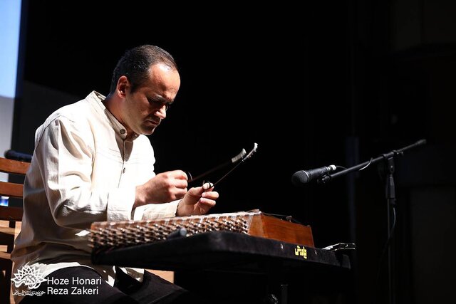 روشنفکرنمایان میگویند اسلام برای ما سوگ و عزاداری آورده!