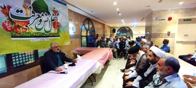 «محفل انس و معرفت» زائران ایرانی در مدینه برگزار شد