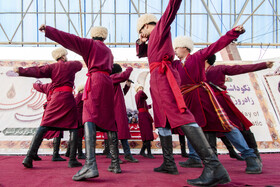 برگزاری رقص سنتی خنجر در مراسم نکوداشت زاد روز مختومقلی فراغی