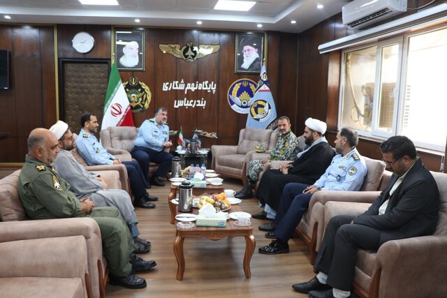 بازدید امیر سرتیپ واحدی از پایگاه شکاری شهید عبدالکریمی بازدید امیر سرتیپ واحدی از پایگاه شکاری شهید عبدالکریمی