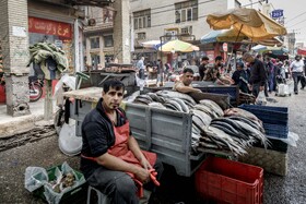 فروش ماهی در بازار سی‌متری اهواز