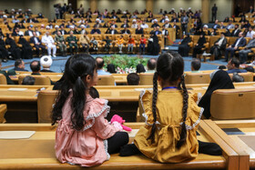 حضور کودکان در مراسم دومین جایزه ملی جوانی جمعیت