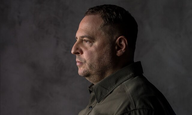 آندری یرماک، رئیس دفتر زلنسکی اکونومیست: نزاع سیاسی داخلی به اندازه جنگ، اوکراین را تهدید میکند