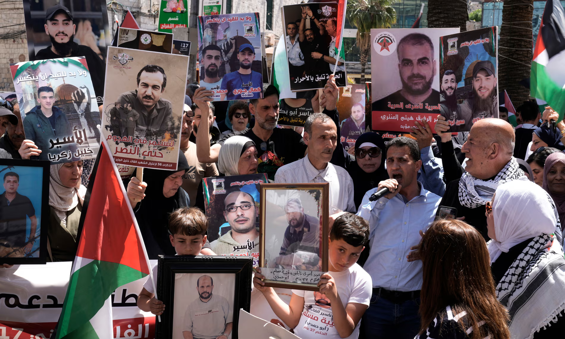 گاردین: حبس مروان برغوثی به منزله شکنجه است