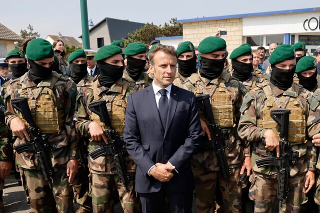 دعوت فرانسه از روسیه برای مراسم «نبرد نرماندی» خشم متحدان را برانگیخت