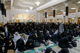 عزاداری زائران کریمه اهل بیت (س) در سوگ سید ابراهیم ِرئیسی، و همراهان 