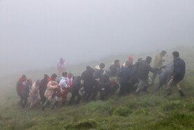 مراحل پایانی امدادرسانی به حادثه سقوط بالگرد رئیس جمهوری و انتقال پیکر شهدا
