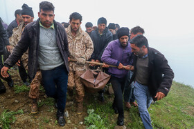 مراحل پایانی امدادرسانی به حادثه سقوط بالگرد رئیس جمهوری و انتقال پیکر شهدا