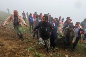 مراحل پایانی امدادرسانی به حادثه سقوط بالگرد رئیس جمهوری و انتقال پیکر شهدا