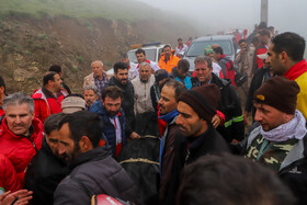 مراحل پایانی امدادرسانی به حادثه سقوط بالگرد رئیس جمهوری و انتقال پیکر شهدا