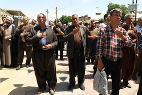 اجتماع مردم عزادار کرمانشاه مقابل مسجد جامع در پی شهادت آیت الله رئیسی و همراهان