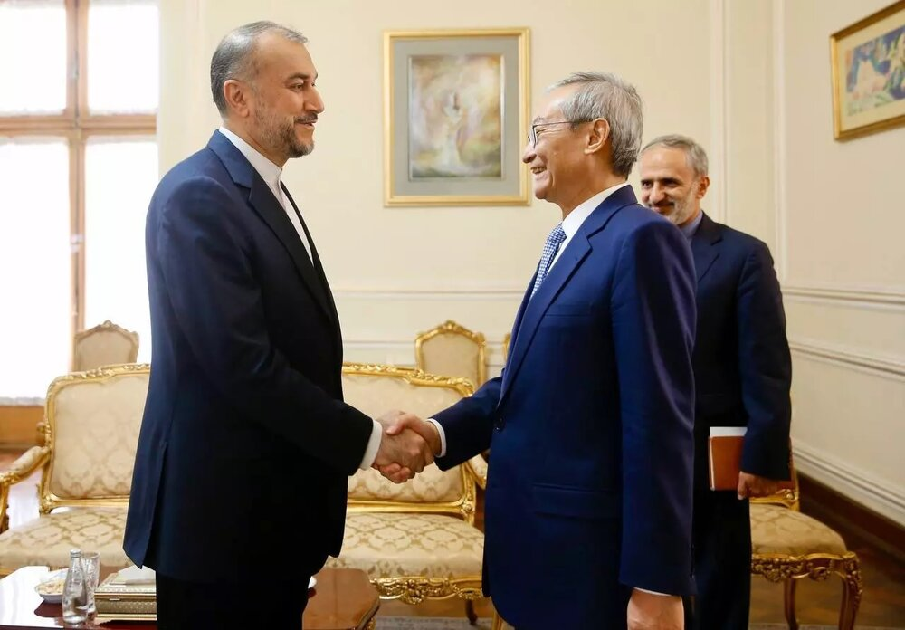 جای خالی وزیر خارجه ایران در میان وزیران خارجه «شانگهای» / صفری؛ نماینده ایران در آستانه