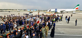 استقبال از پیکر شهید آیت الله سیدابراهیم رییسی رییس جمهور ایران و یاران شهیدش (شهدای خدمت) در فرودگاه مهرآباد