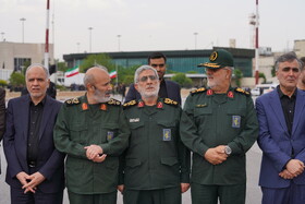 سردار اسماعیل قاآنی فرمانده سپاه قدس و سردار فلاح زاده در مراسم استقبال از پیکر شهید آیت الله سیدابراهیم رییسی رییس جمهور ایران و یاران شهیدش (شهدای خدمت) در فرودگاه مهرآباد