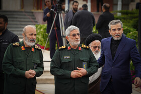 علی باقری،سردار اسماعیل قاآنی فرمانده سپاه قدس و سردار فلاح زاده در مراسم استقبال از پیکر شهید آیت الله سیدابراهیم رییسی رییس جمهور ایران و یاران شهیدش (شهدای خدمت) در فرودگاه مهرآباد