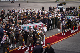 استقبال از پیکر شهید آیت الله سیدابراهیم رییسی رییس جمهور ایران و یاران شهیدش (شهدای خدمت) در فرودگاه مهرآباد