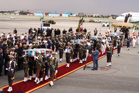 استقبال از پیکر شهید آیت الله سیدابراهیم رییسی رییس جمهور ایران و یاران شهیدش (شهدای خدمت) در فرودگاه مهرآباد