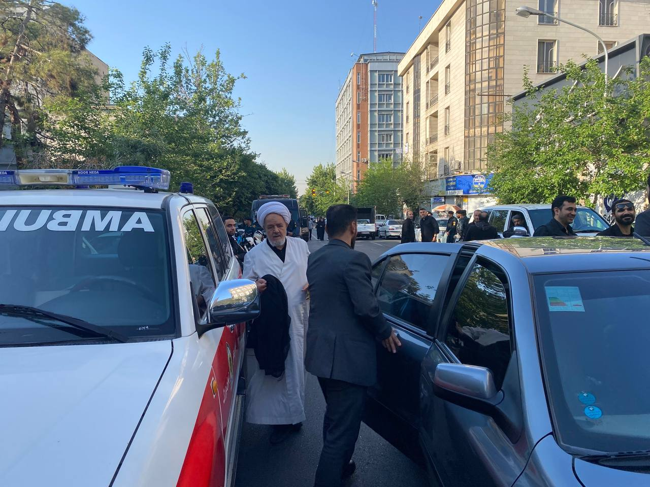 حضور شخصیتهای مختلف در مراسم تشییع شهدای خدمت