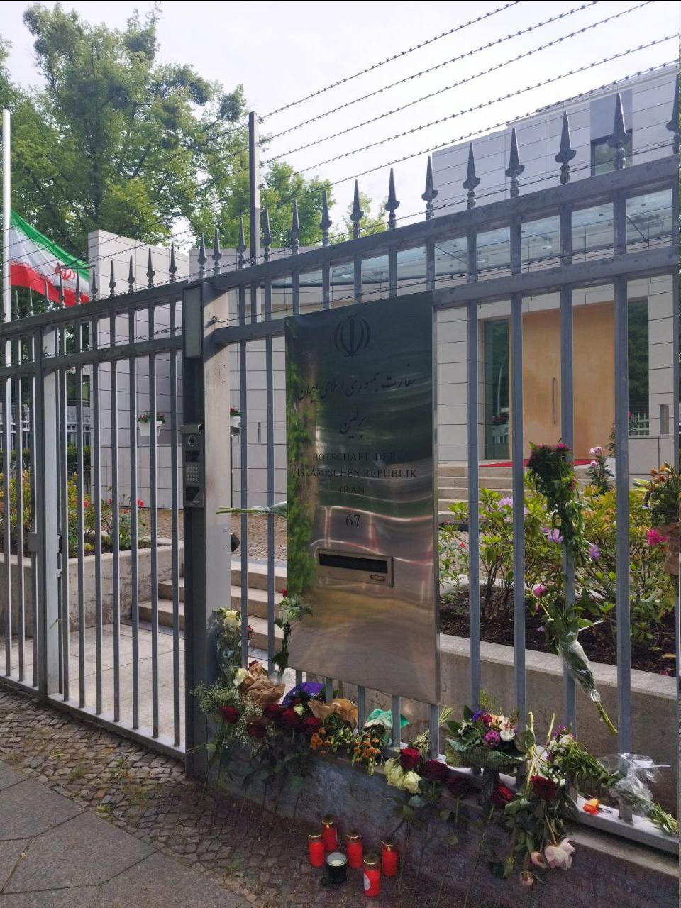 گشایش دفتر یادبود شهادت رئیسجمهور و همراهان در سفارت ایران در آلمان