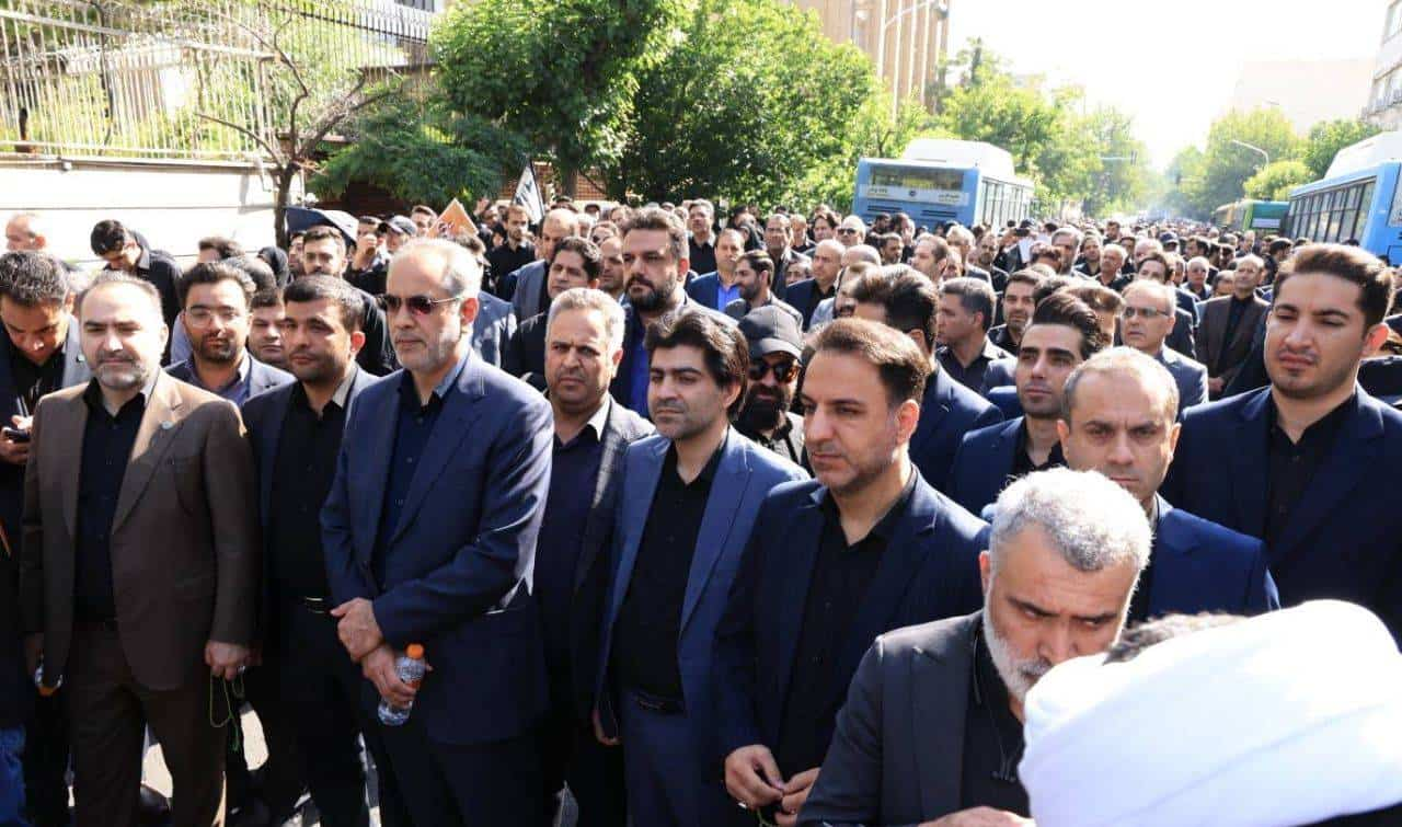 حضور مدیر عامل بانک توسعه تعاون در مراسم تشییع پیکر مطهر شهید آیت الله رئیسی