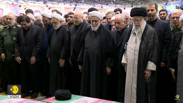 حاشیه و متن پخش زنده تشییع رئیسجمهور شهید در شبکههای داخلی و خارجی