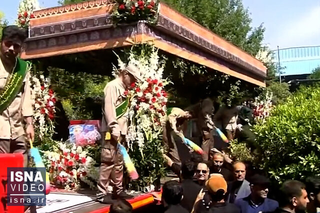 ویدیو/ آغاز تشییع شهدای خدمت از دانشگاه تهران به سمت میدان آزادی ویدیو/ آغاز تشییع شهدای خدمت از دانشگاه تهران به سمت میدان آزادی