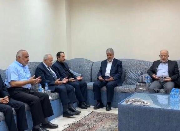 حضور «خالد مشعل» در سفارت ایران در دوحه حضور «خالد مشعل» در سفارت ایران در دوحه